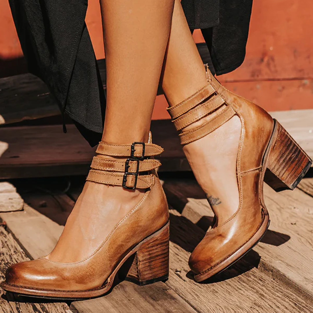 Élégance à talon et brides