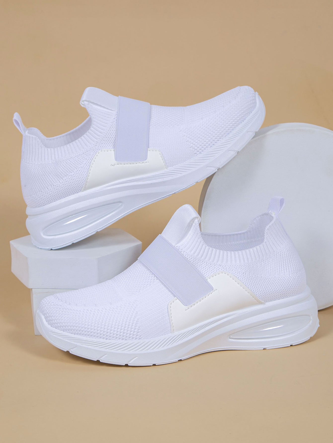 Chaussures de sport décontractées pour femmes en mesh respirant ajouré.