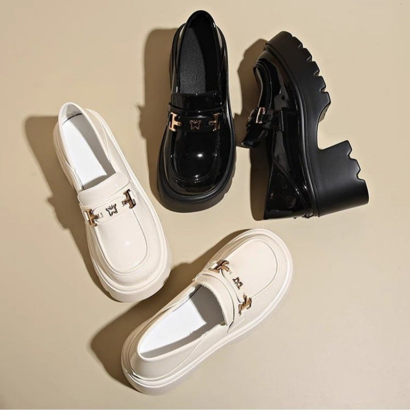 Chaussures en cuir noir à talon épais et sans lacets